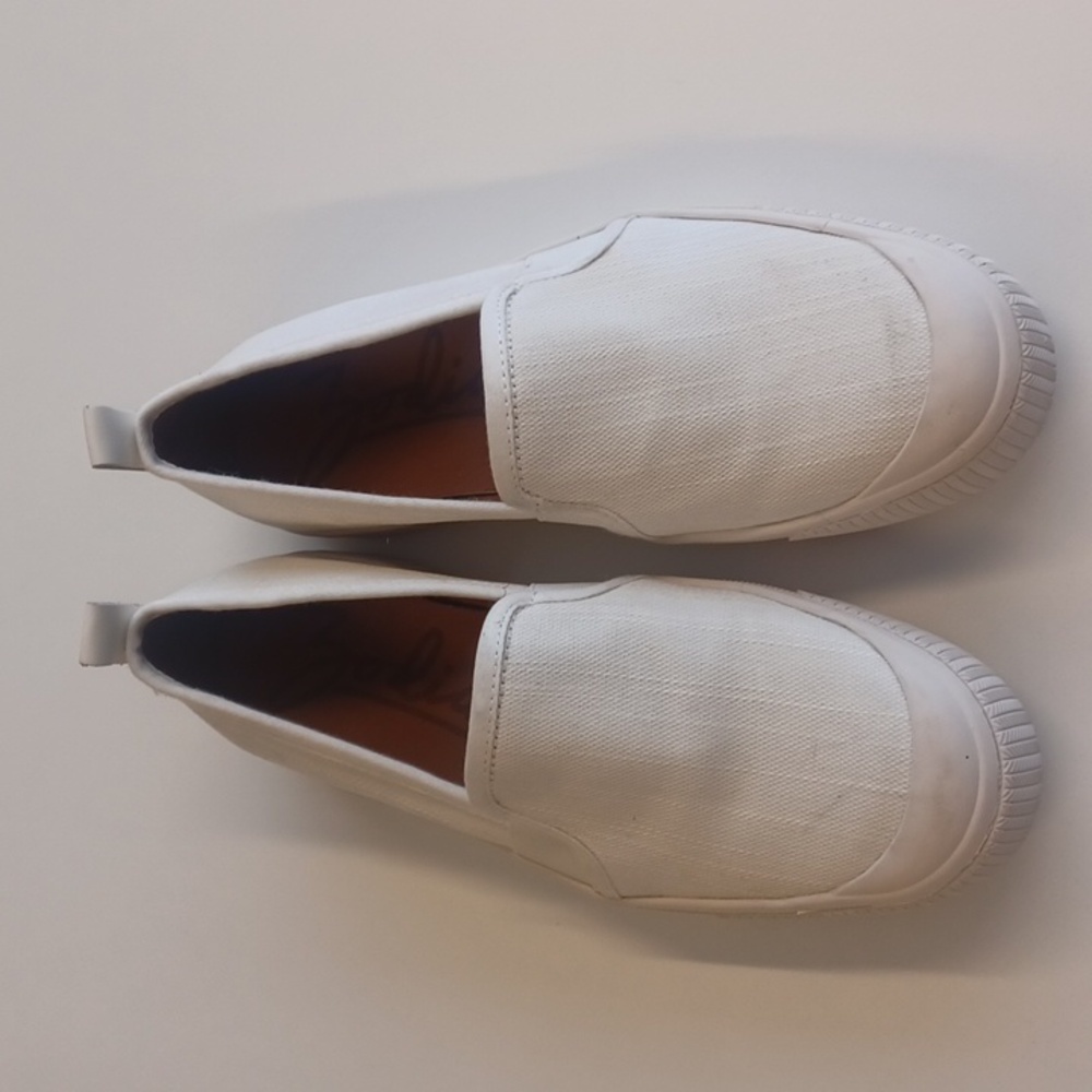 Ladies shoe by Zodiac